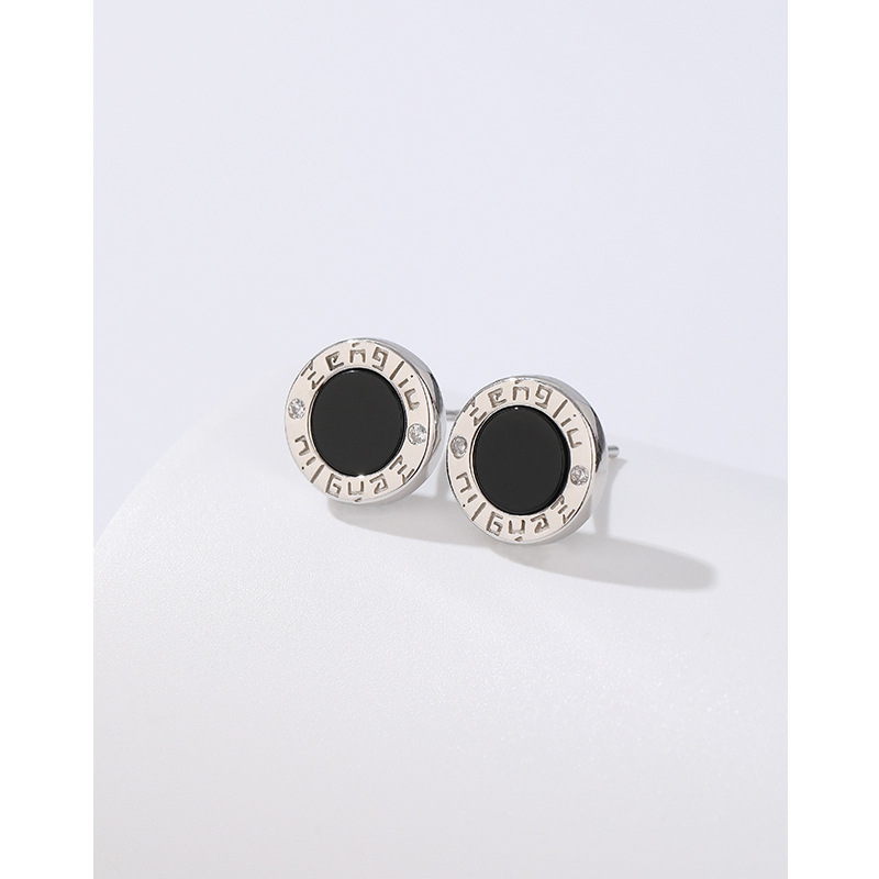 Pendientes negros para mujeres 925 plata esterlina nicho de alto grado hip hop personalidad 2023 nuevos pendientes populares para hombres