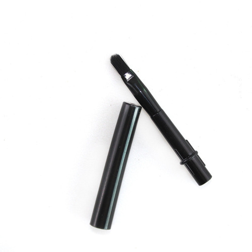 Portable lip brush mini lipstick brush with cover makeup soft bristles to outline lip shape beginner small makeup brush lip pencil