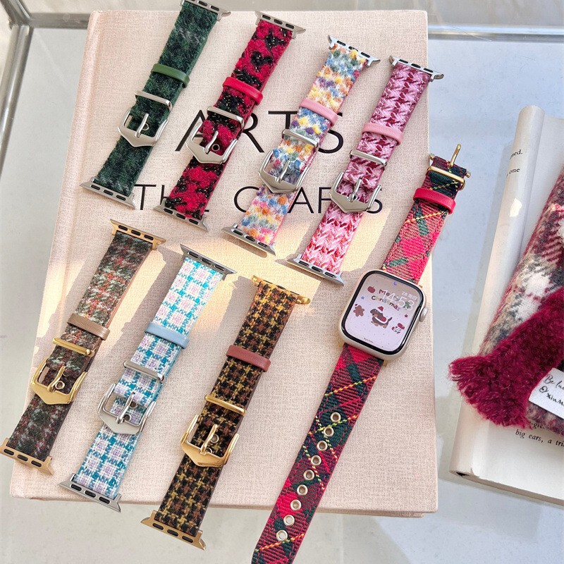 The new holiday lattice series wool Christmas watchband is suitable for Apple Watch 10/9/8/7/3/SE21 The new holiday lattice series wool Christmas watchband is suitable for Apple Watch 10/9/8/7/3/SE21
