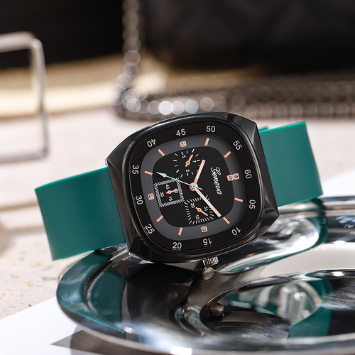 High-definition fashion silicone band square ladies three-hand quartz watch