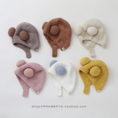 赤ちゃんの帽子秋冬の赤ちゃんの毛糸帽子供の耳保護帽サンゴのベルベットのかわいいニット男の子の女の子の冬のモデル