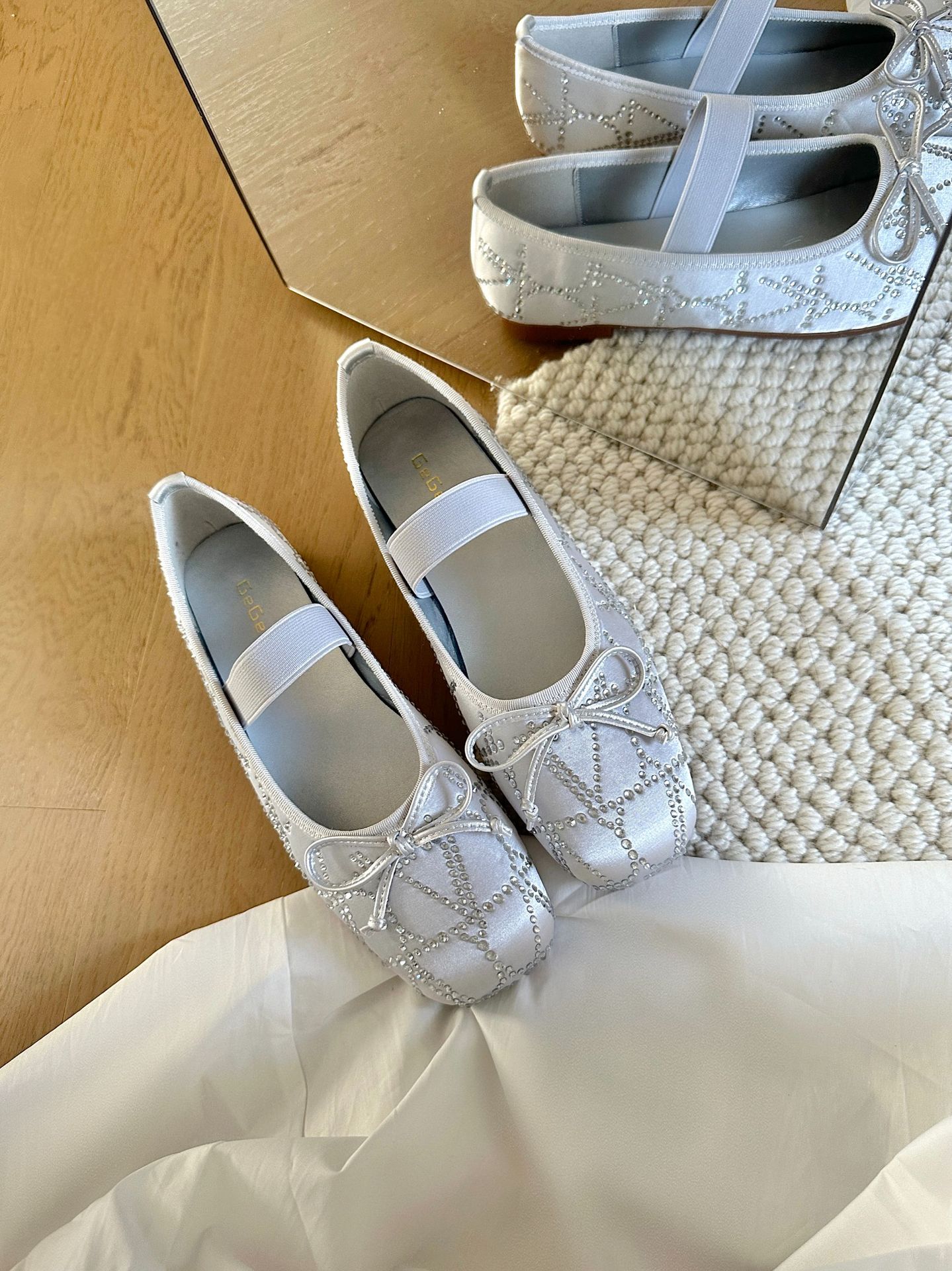 Scarpe Mary Jane in raso con fiocco in stile fata singola, con fondo piatto e fiocco in stile acqua, stagione primavera e autunno 2024_voghion.com