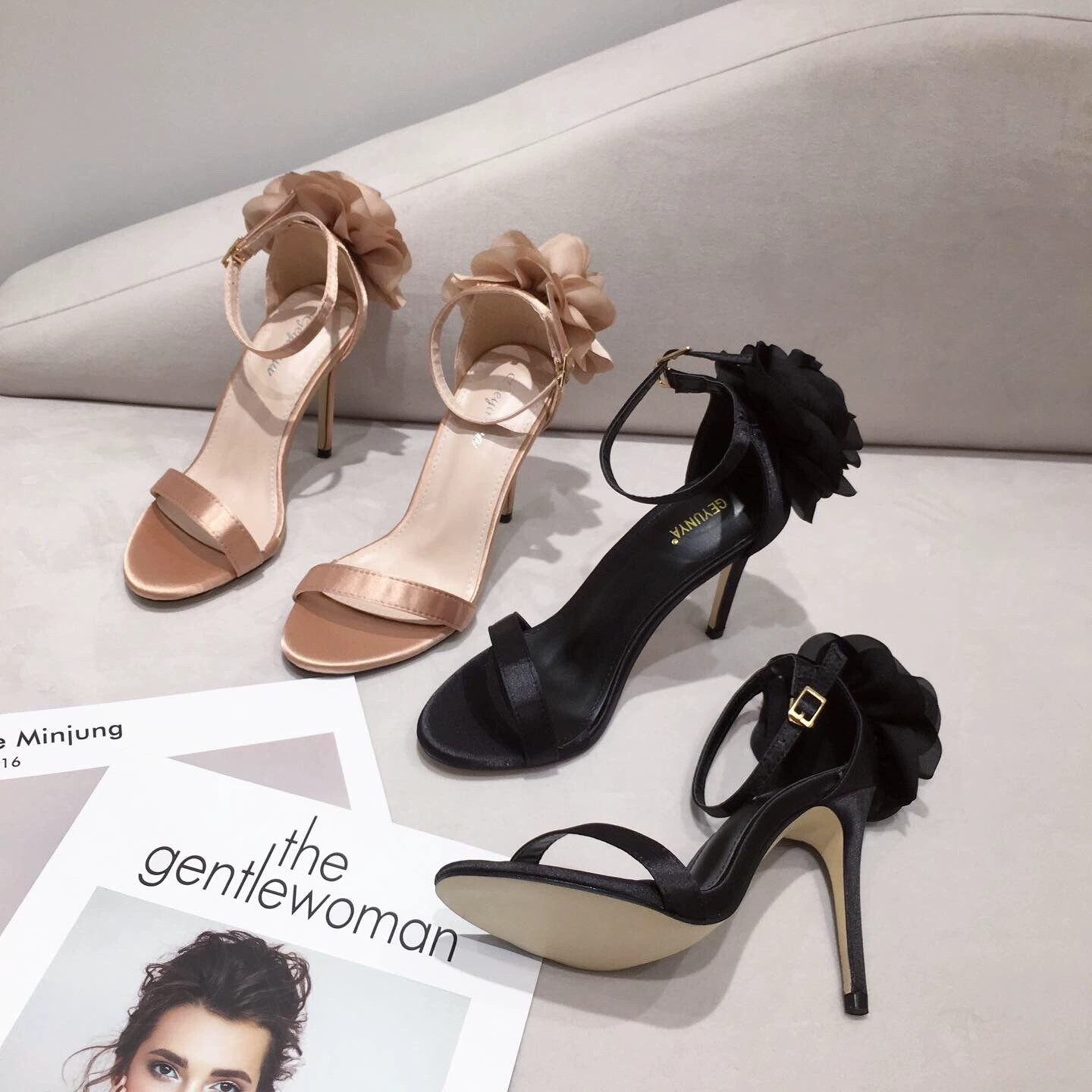 2022 летняя новая Европейская и американская модная женская обувь на высоком каблуке сандалии на тонком каблуке с цветочным ремешком с пряжкой для внешней торговли 40