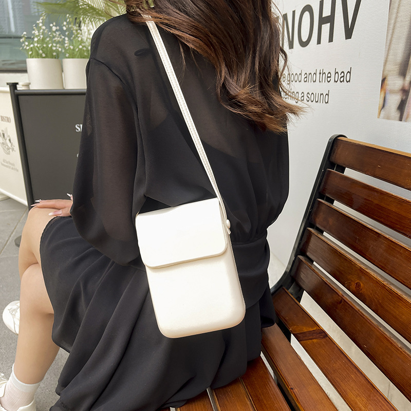 Mobile Phone Bag Women's Crossbody Bag 2025 Summer Simple Pressed Shell Lightweight Fashion Korean Style Mini Simple Small Bag Box Mobile Phone Bag Women's Crossbody Bag 2025 Summer Simple Pressed Shell Lightweight Fashion Korean Style Mini Simple Small Bag Box