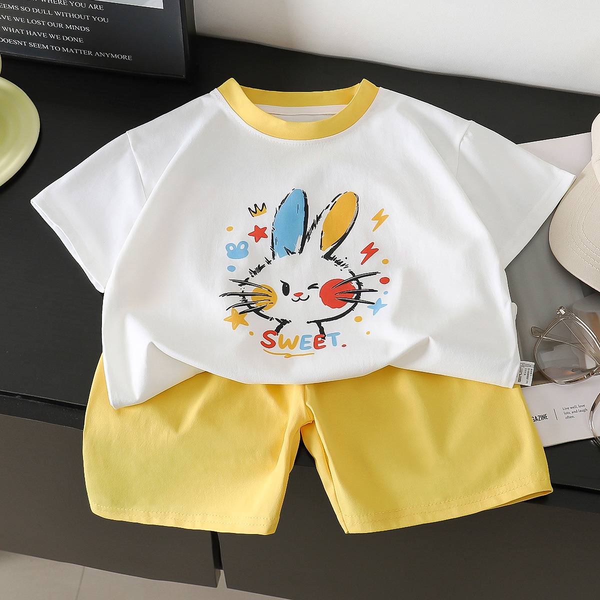 Set de manga corta para niños verano nuevo niño dibujos animados sueltos dos piezas set camiseta ropa de verano bebé ropa infantil