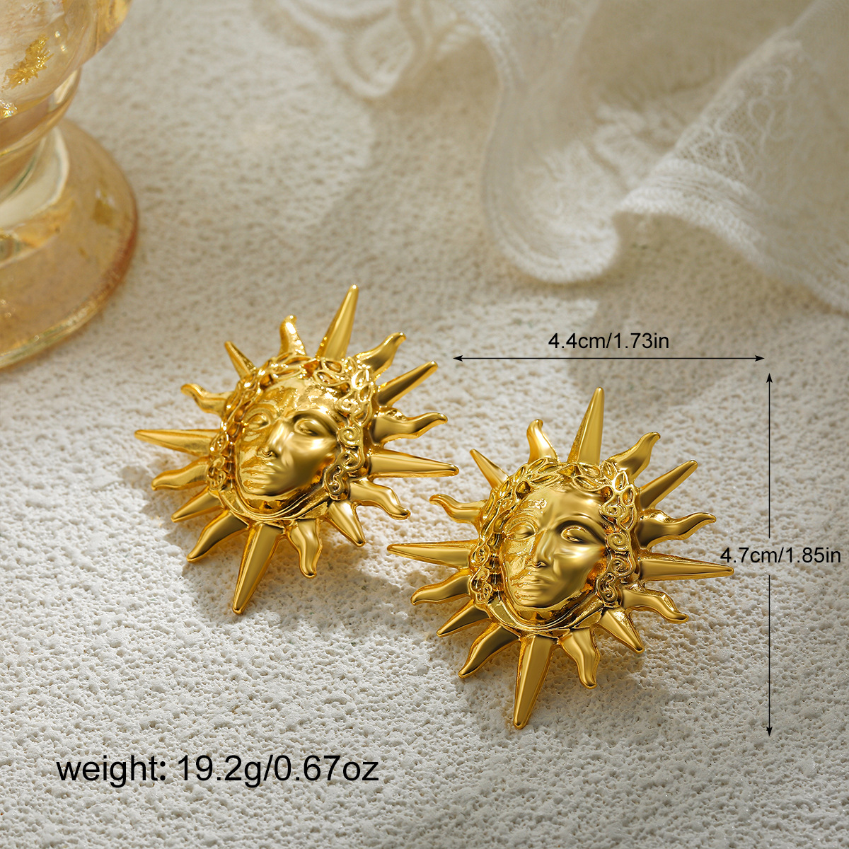 12g Weight Electroplating Gold Plating Process 1 Pair Vintage Style Sun Heart Shape Flower Plating Zinc Alloy 18K Gold Plated Ear Studs