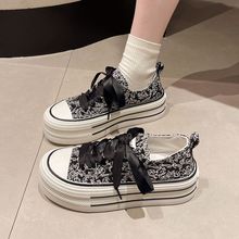 断码清仓特价帆布鞋女2025春季新款透气休闲运动系带百搭厚底板鞋