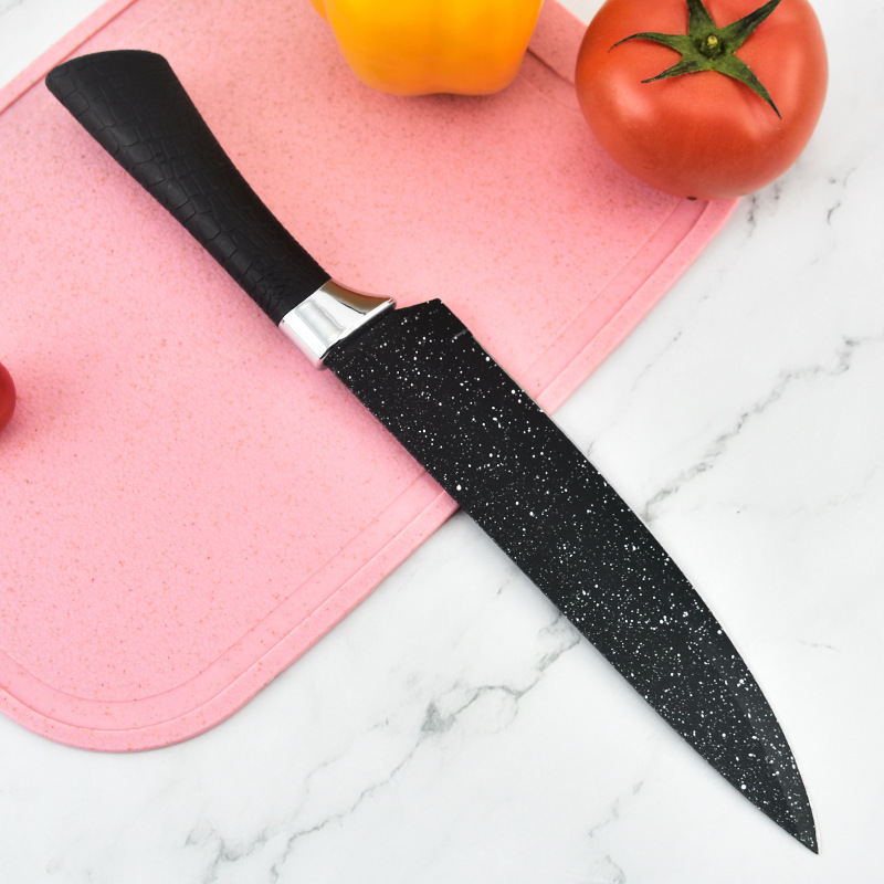 Juego de cuchillos de venta caliente de fábrica con tabla de cortar, súper con agujeros, se puede colgar al por menor y al por mayor, cuchillo de punto de estrella negro, tarjeta de succión de cuatro piezas