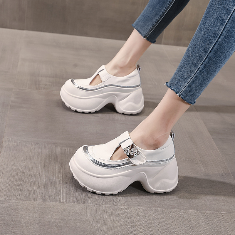 Giày lười nữ đế dày tăng chiều cao khóa dán đính đá mũi vuông — Màu be