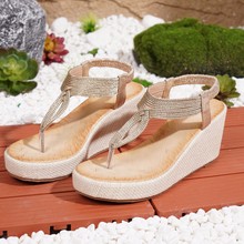 波西米亚坡跟凉鞋女2025夏季新款圆头中跟舒适百搭女士沙滩鞋新款