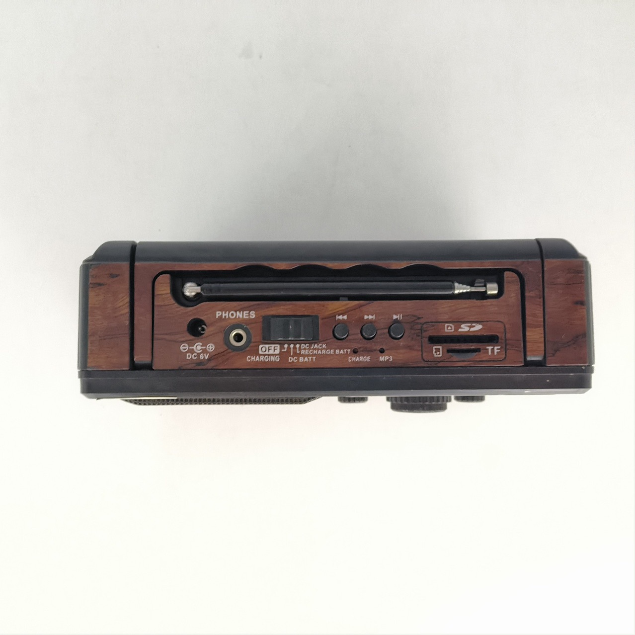 Reproductor de MP3 Bluetooth multifuncional de cuatro bandas Radio de alta sensibilidad Venta directa de comercio exterior EC-2126BT