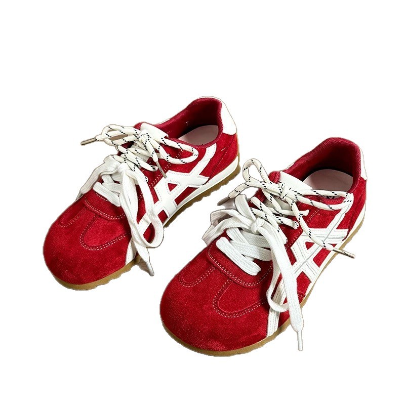 2026 primavera retro zapatos de entrenamiento alemán de suela gruesa moda versátil zapatos casuales de hombre pequeño zapatos deportivos de altura baja para mujeres