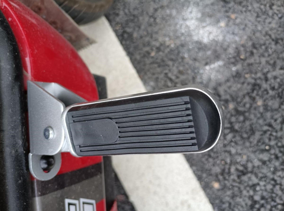 Suitable for Yadi Electric Vehicle Pedals Ouyi N1 Shangteng Dumbo Cool K Le Yuan Rear Footrest Pedal Rear Seat Pedal