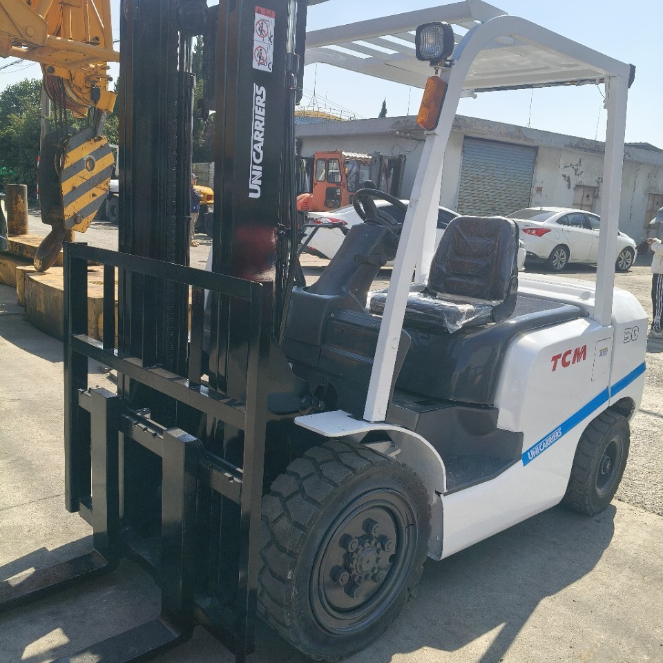 外贸直销新款日本TCM叉车3吨叉车5吨叉车