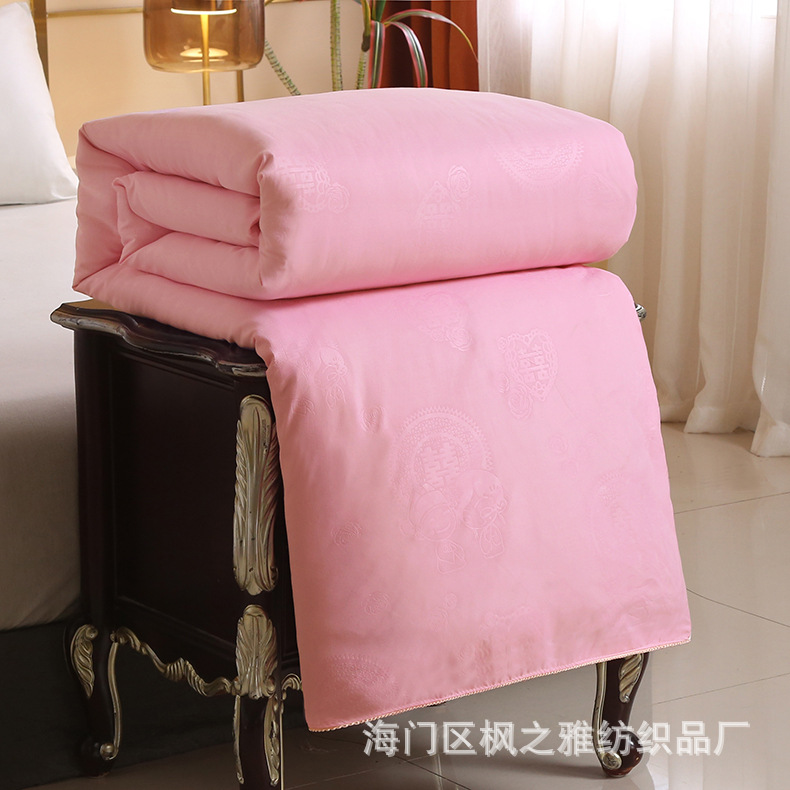 Factory direct lining double needle sanding embossed liner lace ink velvet lining crescent edge quilt cover wholesale