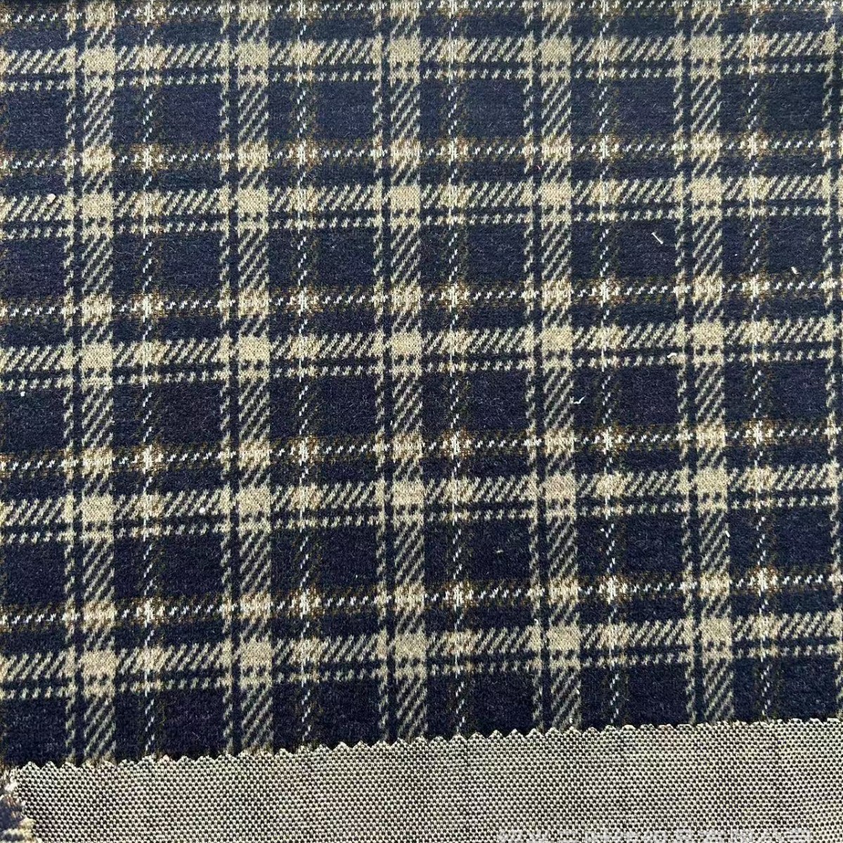 供应针织 色织格子提花拉毛面料 TR格拉毛剪毛