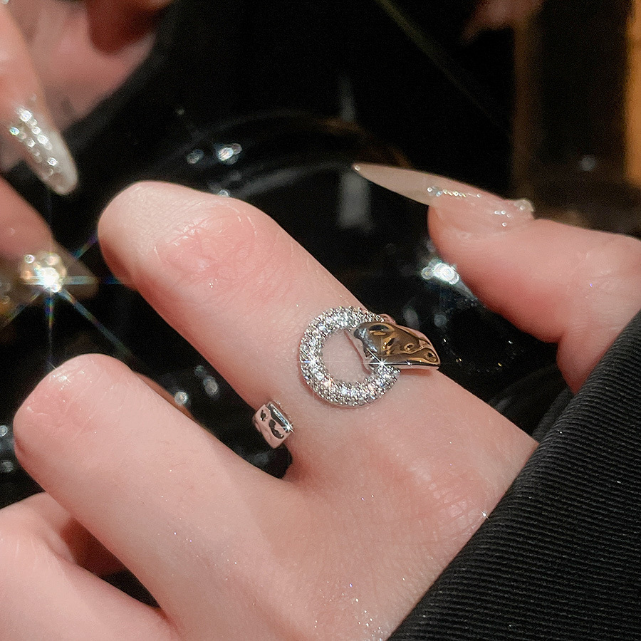 Corea del Sur ins triángulo circón anillo abierto nicho creativo versátil anillo de dedo índice elegante lujo ligero accesorios de alto sentido