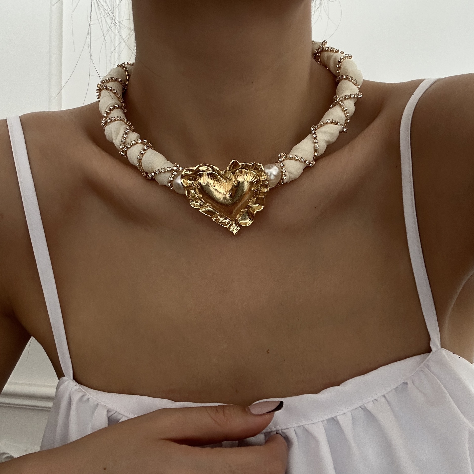 69g Weight Alloy Pendant Material Pendant Necklace Classification 1 Piece Quantity Holiday, Street Occasion Alloy Material Heart Shape Pattern Women's Gender Exaggerated, Simple Style Style Exaggerated Simple Style Heart Shape Alloy Cloth Wholesale Statement Necklaces 6