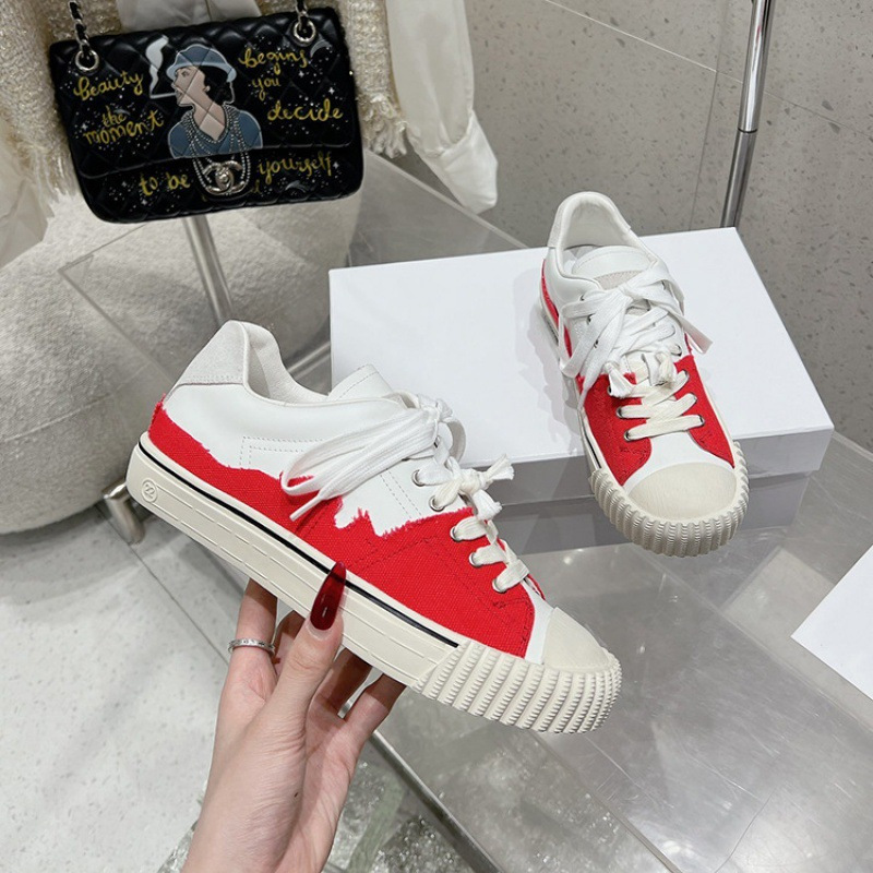 Baskets femme en denim avec finition usée et laçage décontracté_voghion.com