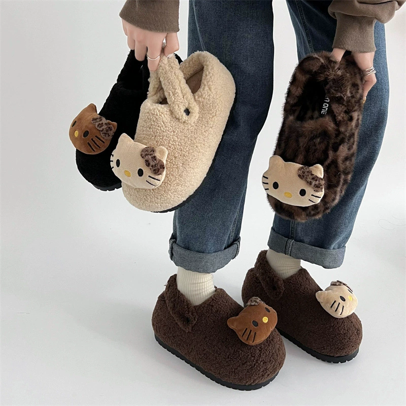 Бежевые плюшевые милые тапочки на очень толстой подошве для женщин, подходят для ношения на улице, новые зимние теплые тапочки с флисовой подкладкой и закрытым носком 2025 года.