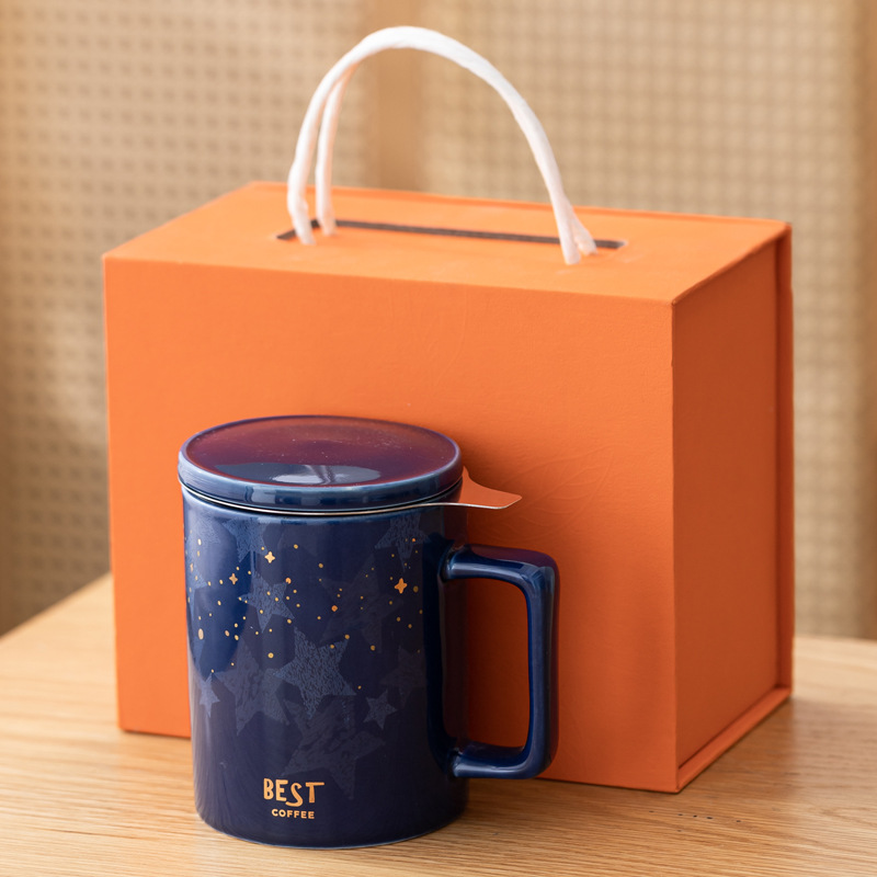 Taza de café de moda simple taza de tamaño grande con tapa de filtro caja de regalo impresa LOGO regalos publicitarios