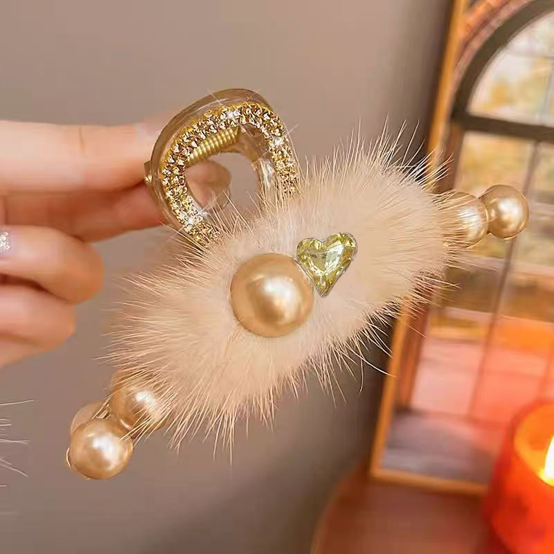 2026秋冬ミンクファー毛皮ヘアクリップ、高級感のある後頭部用大型シャーククリップ、ハート型キラキラ輝くダイヤモンド付き毛皮ヘアクリップ