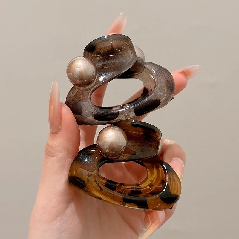 Acético de alta sensación clip de cabello para mujeres 2025 nuevo clip de tiburón de cabello de mitad de cabeza detrás de la perla universal clip de cabello para la cabeza