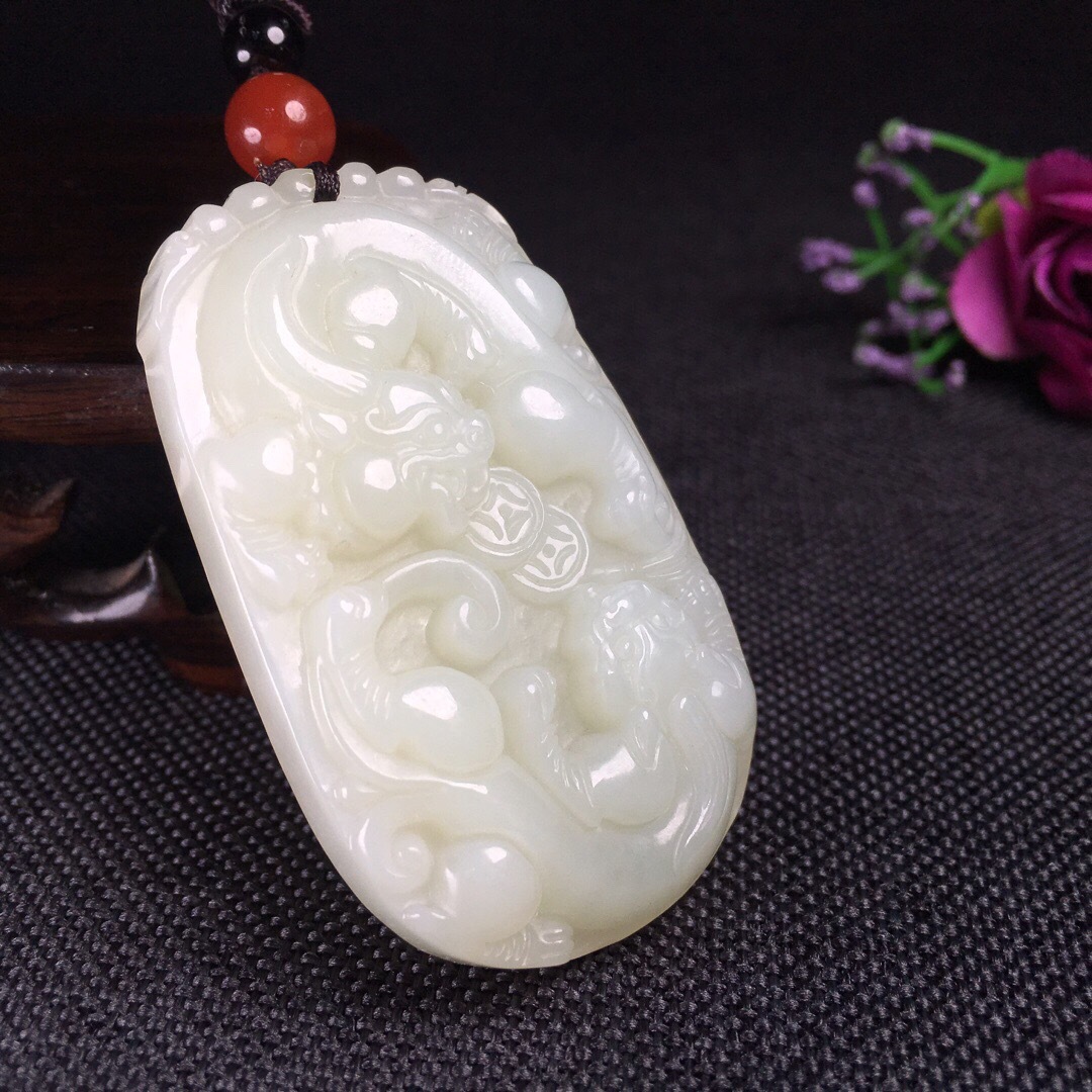 玉石手镯的魅力与潮流