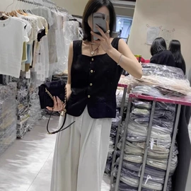 女式衬衫;连衣裙;时尚休闲套装