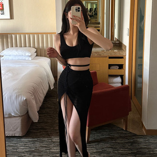 Japanese and Korean High-end Swimsuit Women's Split Three-piece Set Beach Vacation 2025 New Strap Skirt Bikini