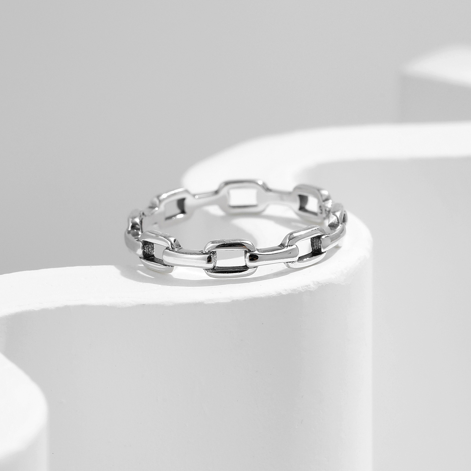 Fashion Personality Connecting Shackle Chain Ring Women