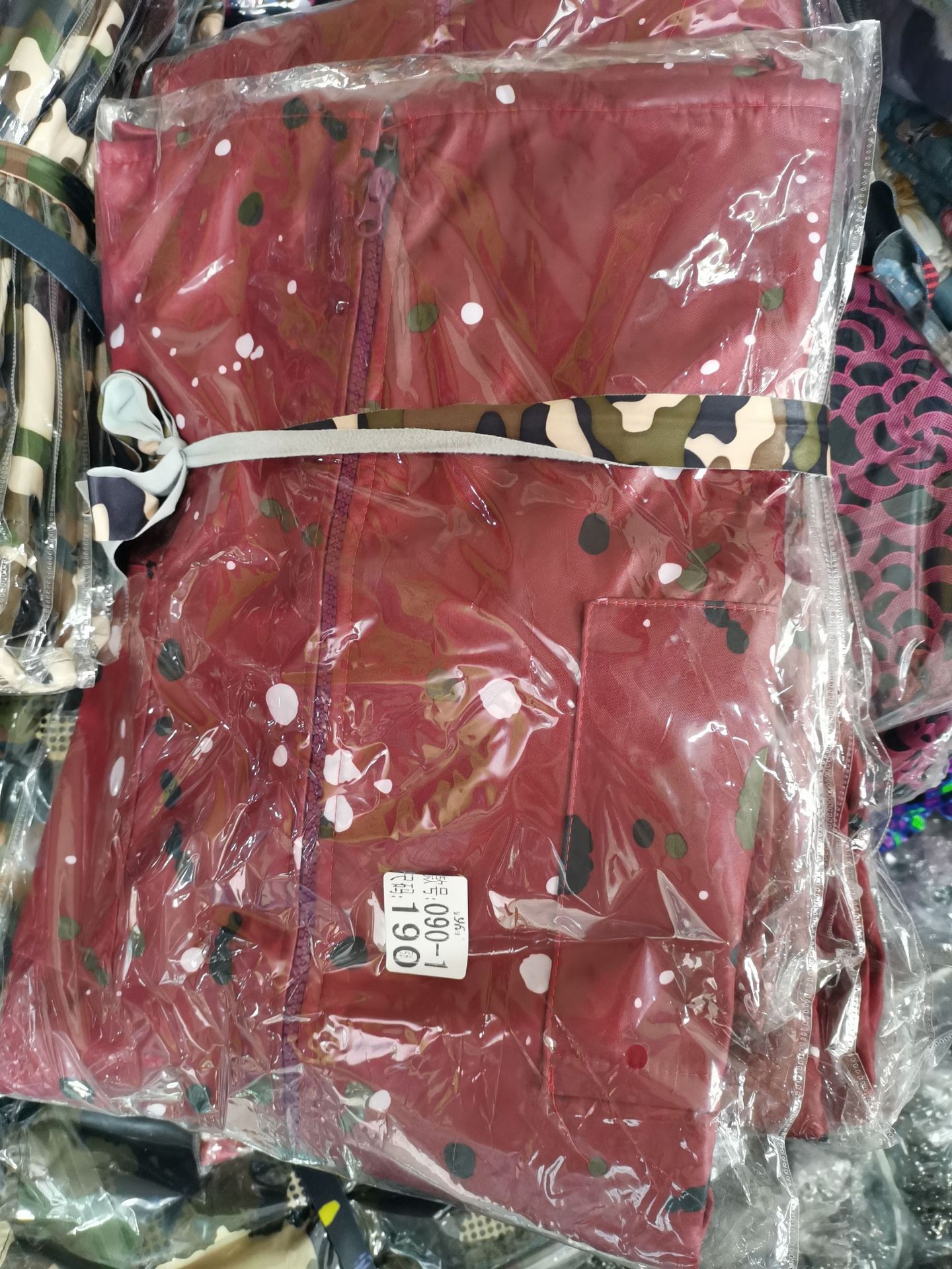 Waterproof bib for men and women