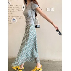 夏の風の緑の格子に似合う半身のシフォンのロングスカートの女性の夏の新型の股を遮って痩せて見えるa字のスカート
