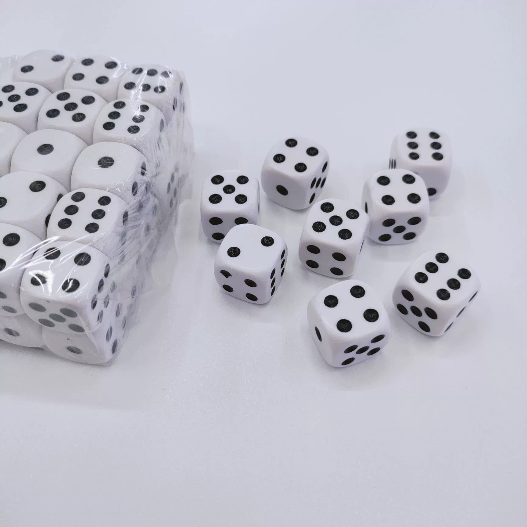 Пластиковые кубики 16 мм, кубики, чашки, кубики, игровые шахматные аксессуары, качество сита, отличная цена, отличные кубики, оптовая продажа