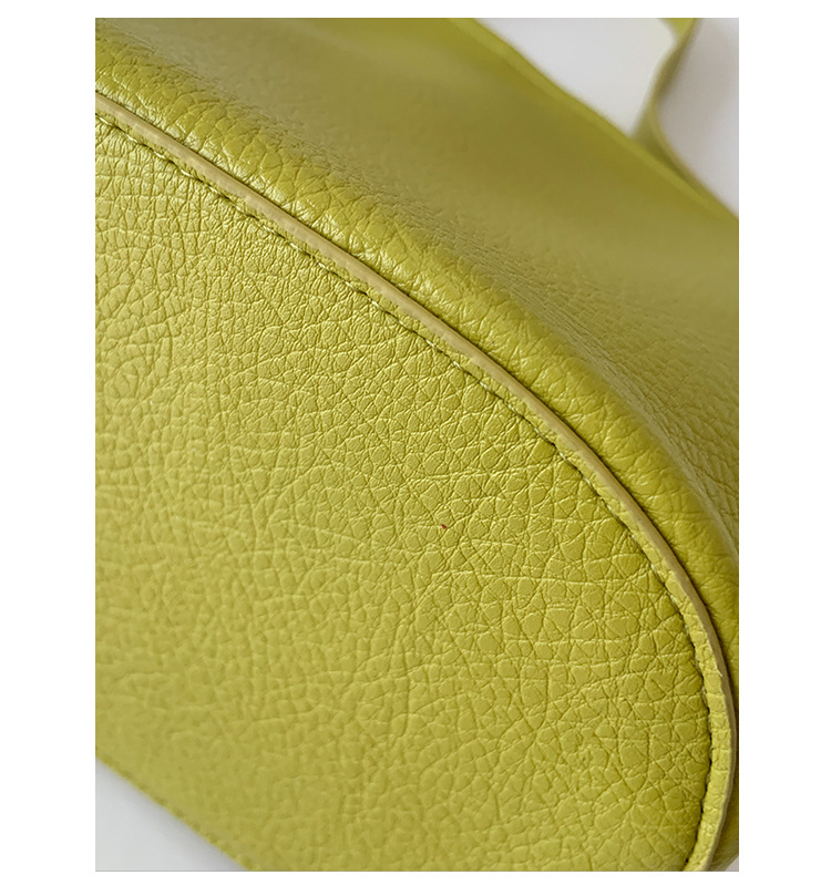 Fashionable and simple commuter small bag for women 2025 new summer versatile single-shoulder underarm bag, popular crossbody bucket bag undefined