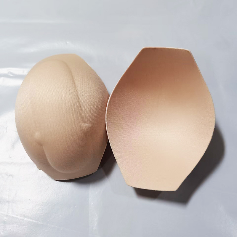 중간 두께의 피부톤