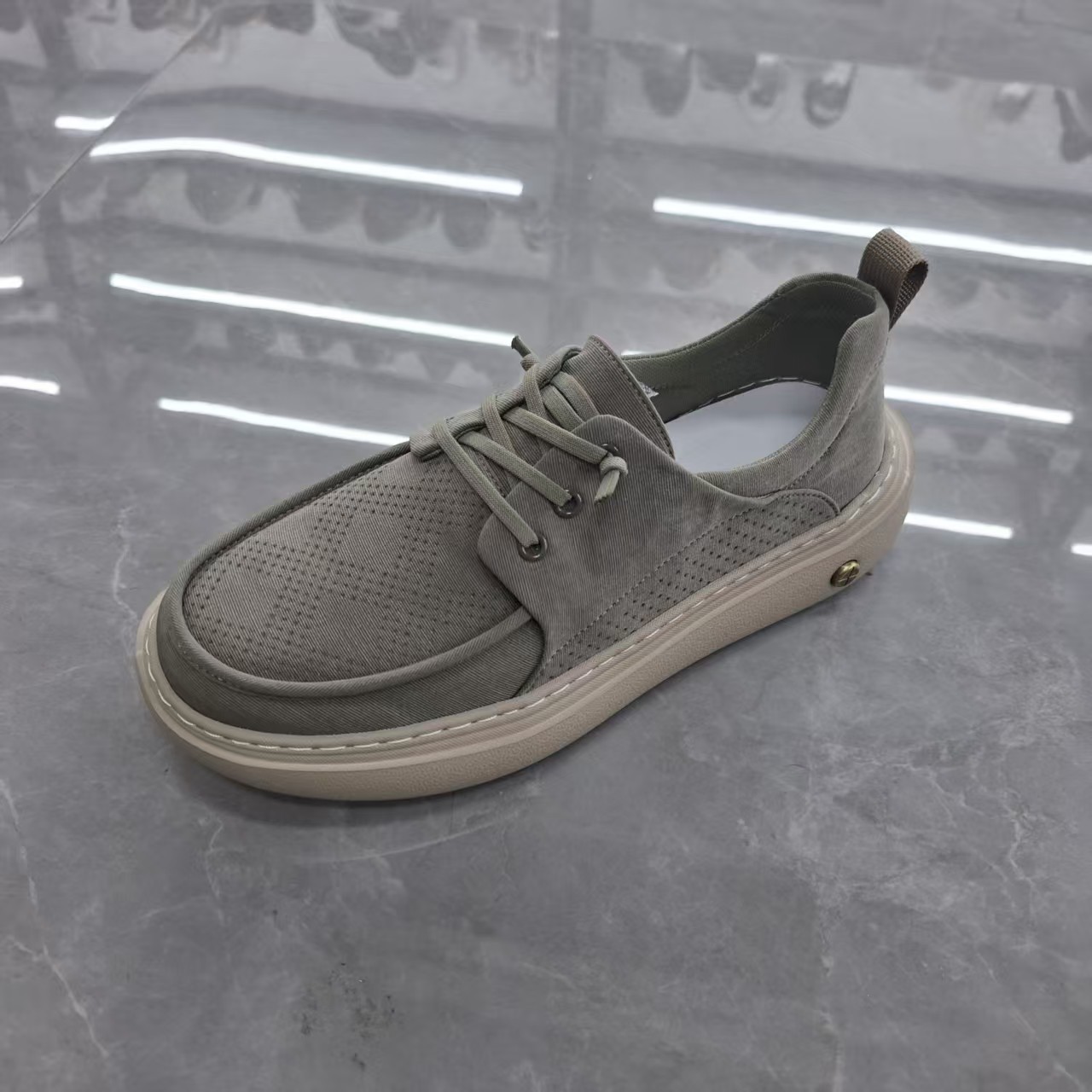 Spring and Summer Men's Shoes 2025 New Breathable Ice Silk Cloth Shoes Casual Shoes Men's Soft Sole Breathable Lightweight Thick Sole Trendy Board Shoes