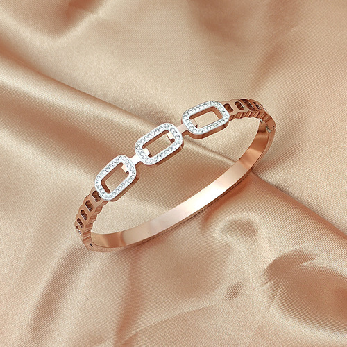 European and American fashion internet celebrity temperament oval with diamond hollow titanium steel bracelet buckle electroplating cross-border e-commerce jewelry wholesale