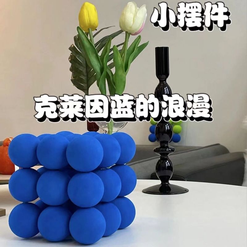 完成したクラインブルー装飾品リトルレッドブックスタイルスポンジボールリビングルームベッドルームフラワーアレンジメントアート装飾品メーカー|undefined