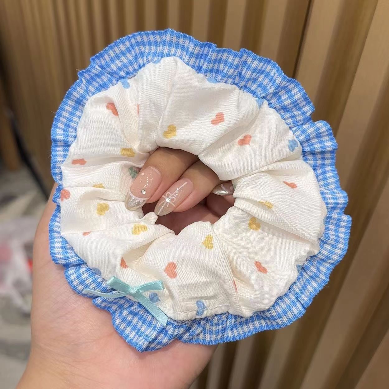 82＃白底彩色爱心蕾丝边发圈