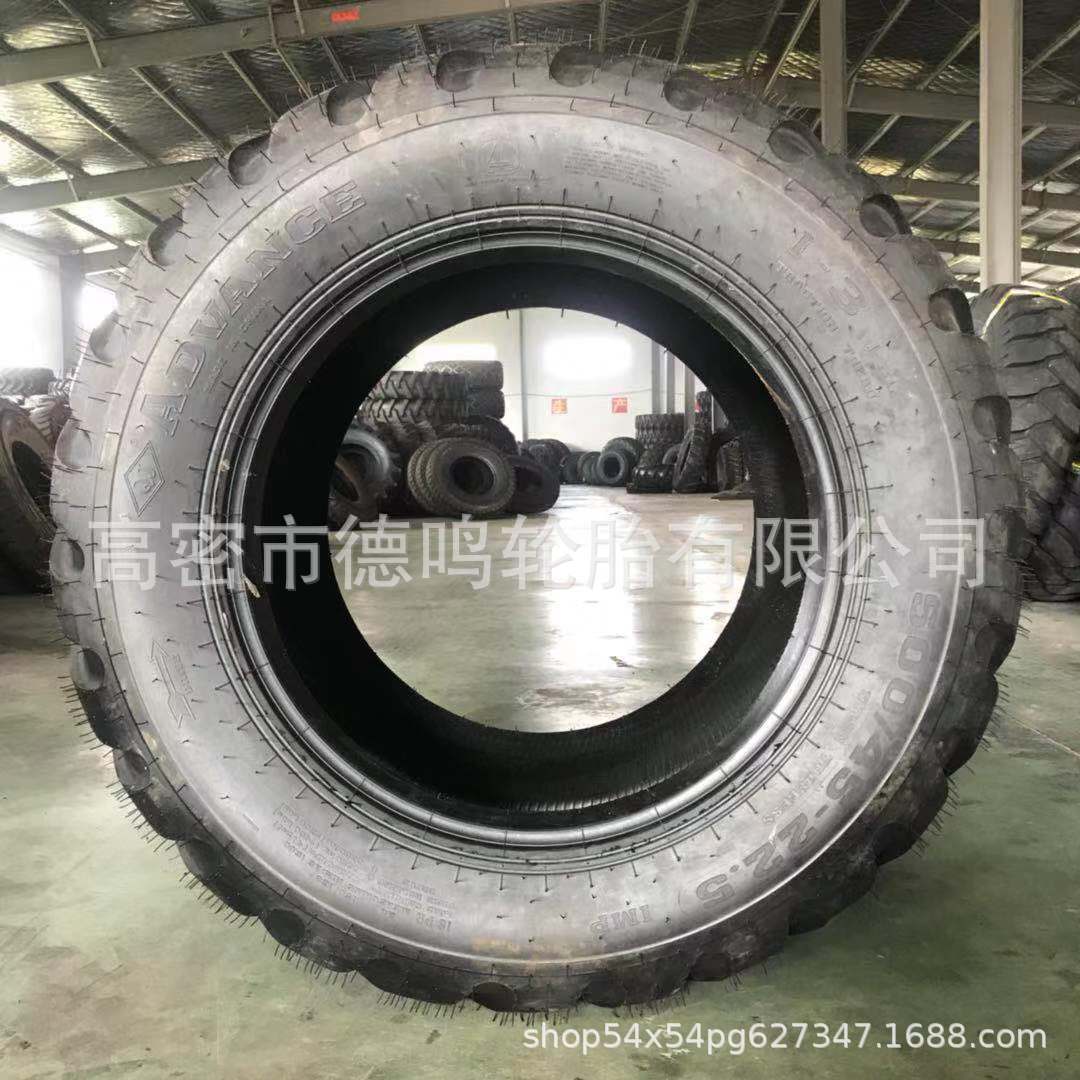 Neumático del vacío del cortacésped 710/40-22.5 500/60-22.5 que Lía el neumático 550/45-22.5