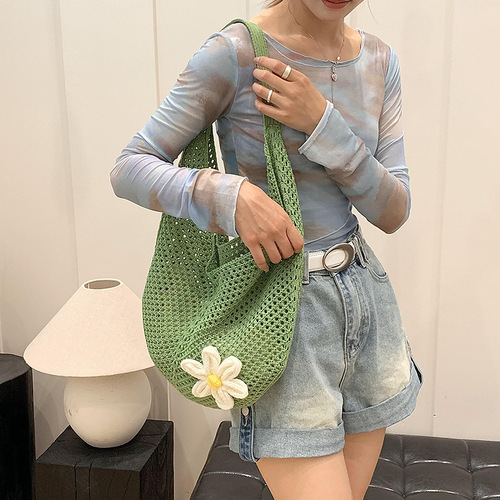 Fashionable and versatile large-capacity flower straw woven tote bag for women 2024 new seaside vacation beach woven shoulder bag