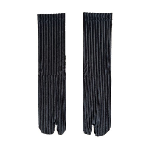 Niche designer catwalk Korean velvet vertical striped bright silk split-toe socks pile socks two-toe Xiaohongshu stockings