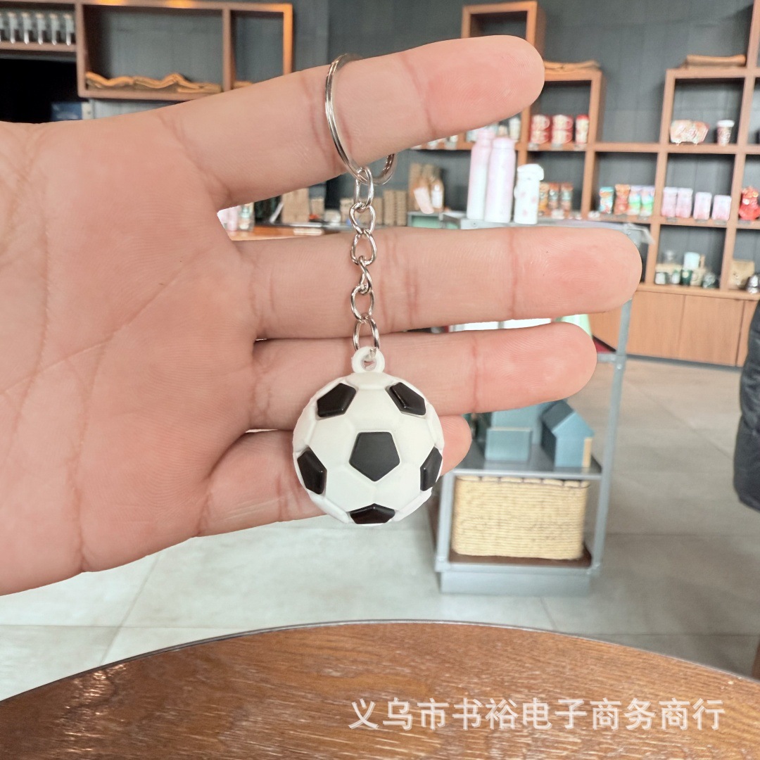 Nuevos productos mini fútbol baloncesto llavero de simulación artículos deportivos de rugby tenis colgante de automóvil regalos image 3