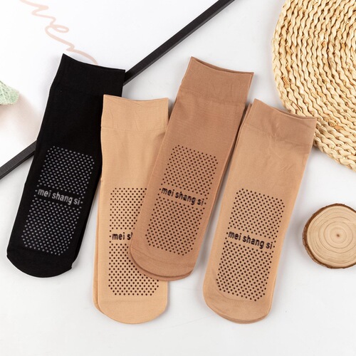 Self-produced and self-sold velvet short stockings, women's massaging soles, medium thick point glue women's stockings, street stall socks, manufacturer wholesale