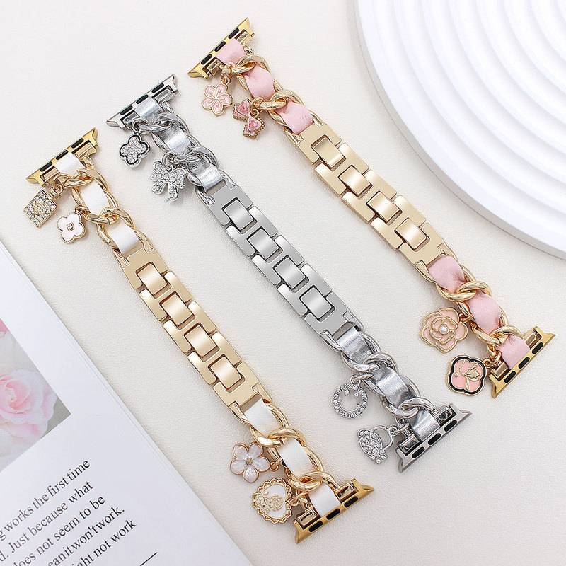 Suitable for Apple Watch Leather Strap Pendant Iwatch45678/Se Generation Smart Watch with Four-Leaf Clover Rhinestones
