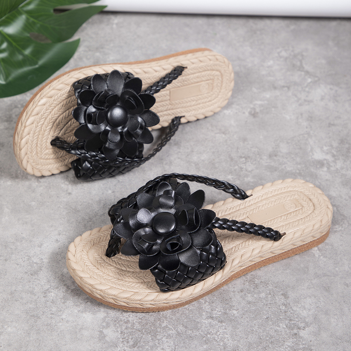 Women's Casual Vacation Solid Color Round Toe Beach Sandals display picture 18