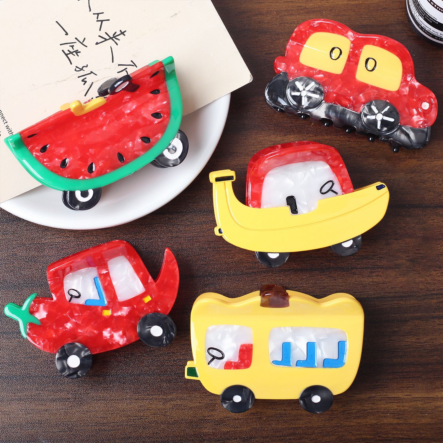 Aitong diseño creativo divertido de dibujos animados fruta horquilla de coche clip de agarre de ácido acético de alta calidad clip de tiburón de niña linda