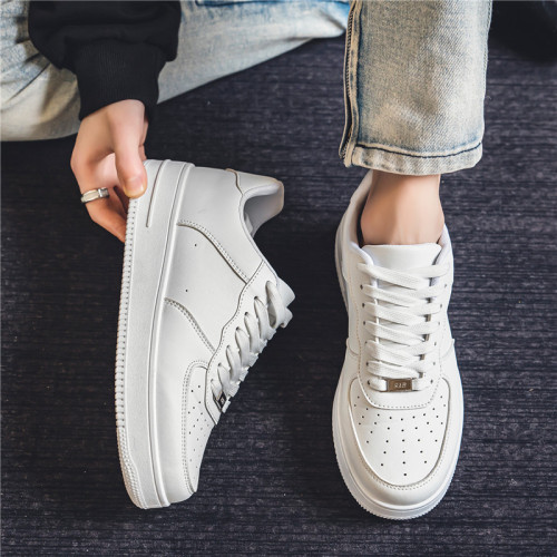 2025 Spring Men's New Small Leather Shoes Trendy Matchable Shoes Casual Matchable Board Shoes Business Style Light Luxury Black Shoes