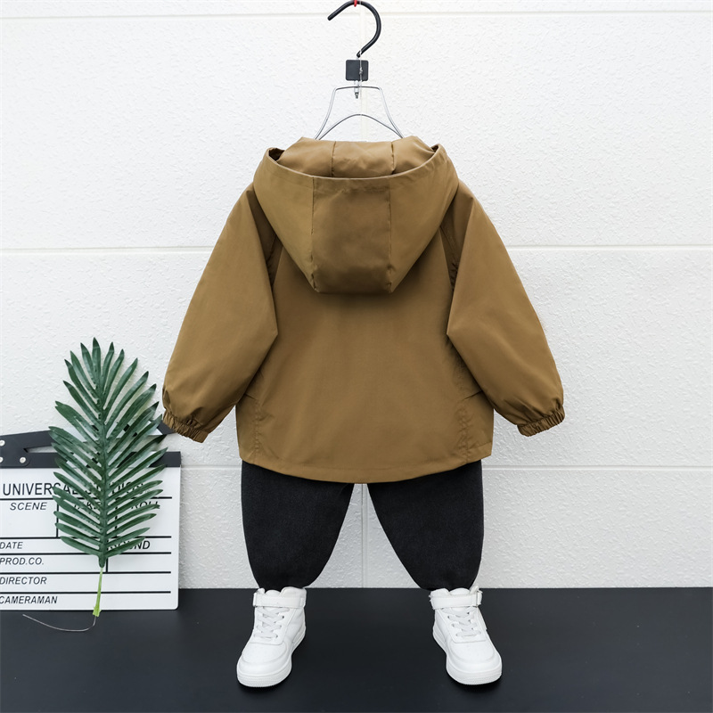 5881 gabardina para niños ropa de primavera y otoño 2025 nuevo estilo de niño con capucha chaqueta de red para bebés otoño chaqueta de todo fósforo marea